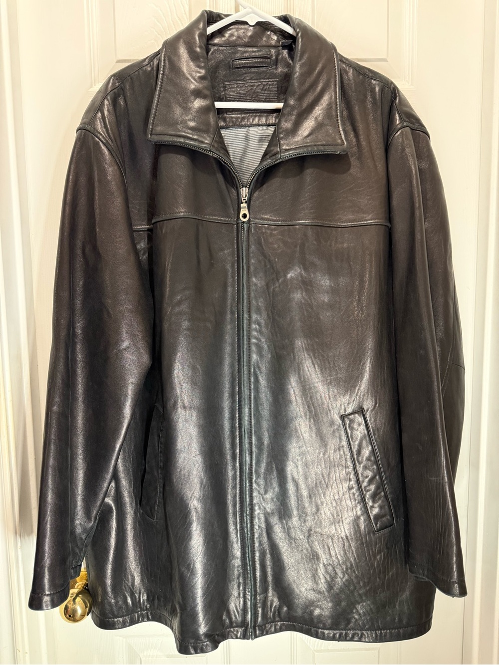 Roundtree & Yorke Men's Black Leather Zip Front Bomber Jacket